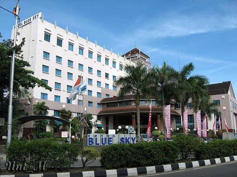 Blue Sky Hotel Balikpapan Exteriör bild