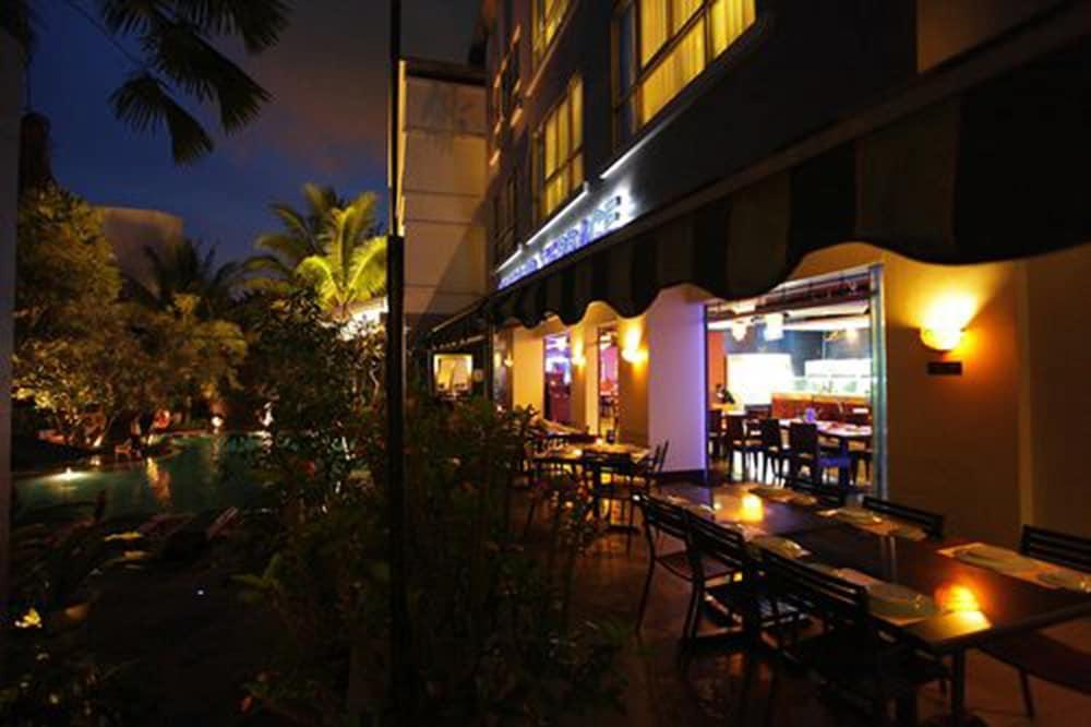 Blue Sky Hotel Balikpapan Exteriör bild